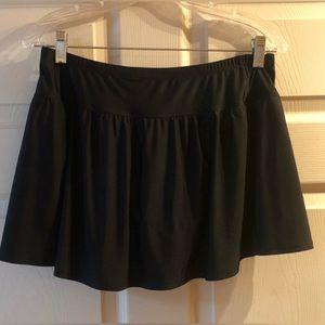 NWOT- Swim sport skirt with slit in black perfect condition